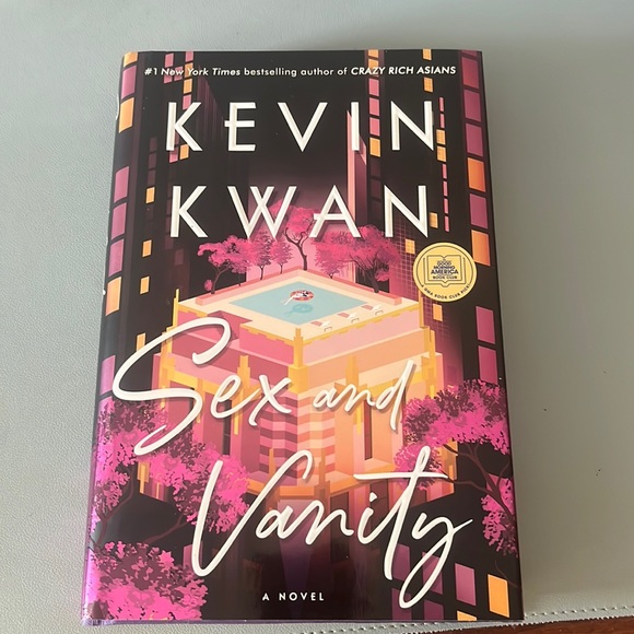 Sex and Vanity by Kevin Kwan - Picture 1 of 3